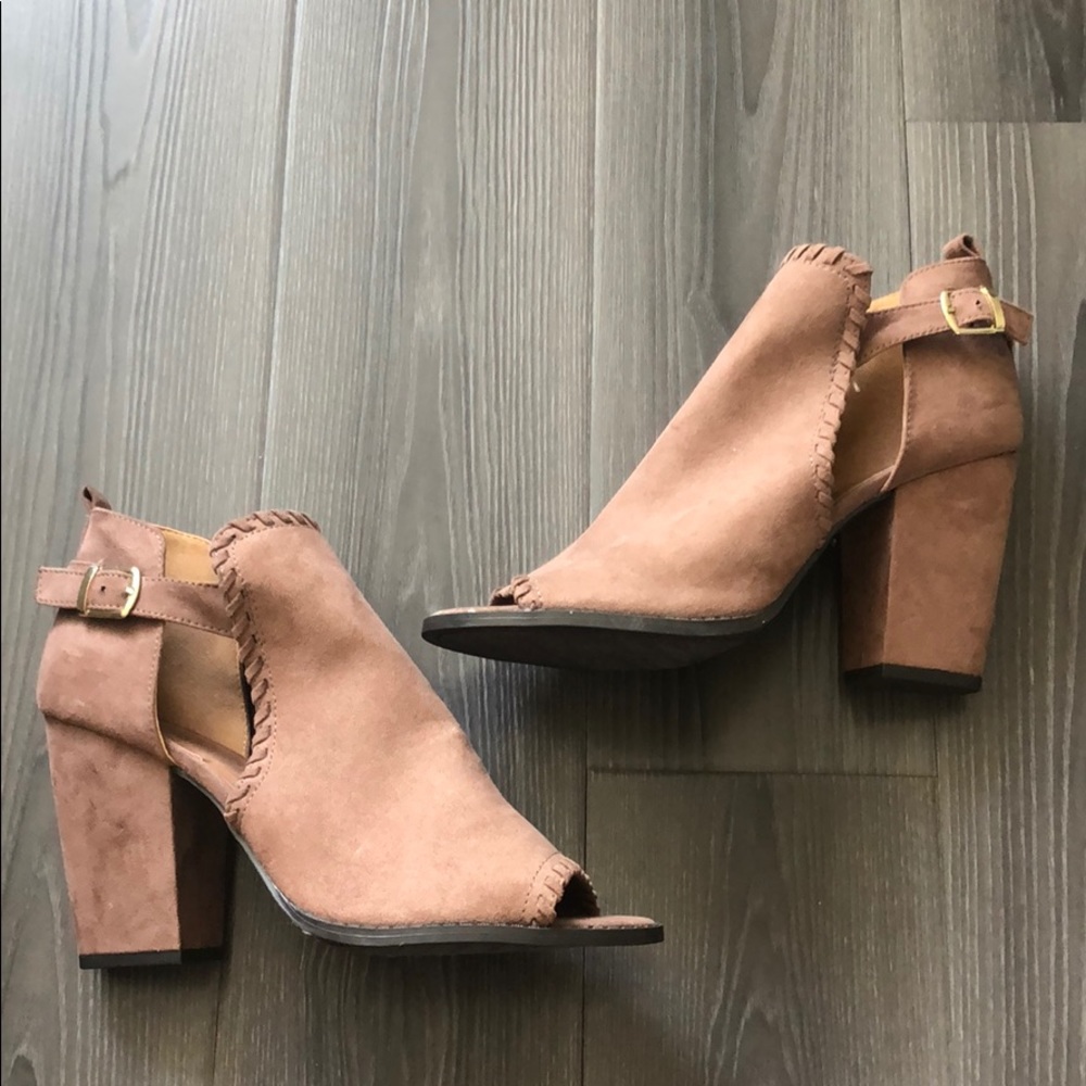 New tan booties
